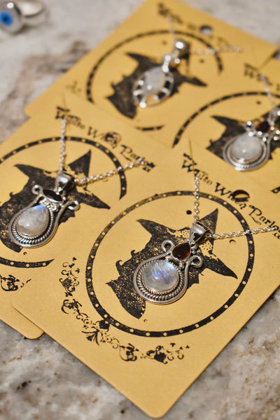 LIMITED EDITION : MOONSTONE NECKLACE . For Feminine, Lunar & Passion. Sterling Silver.