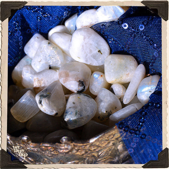 RAINBOW MOONSTONE TUMBLED CRYSTAL. For Full Moon, Feminine Energy & Calming Emotions.