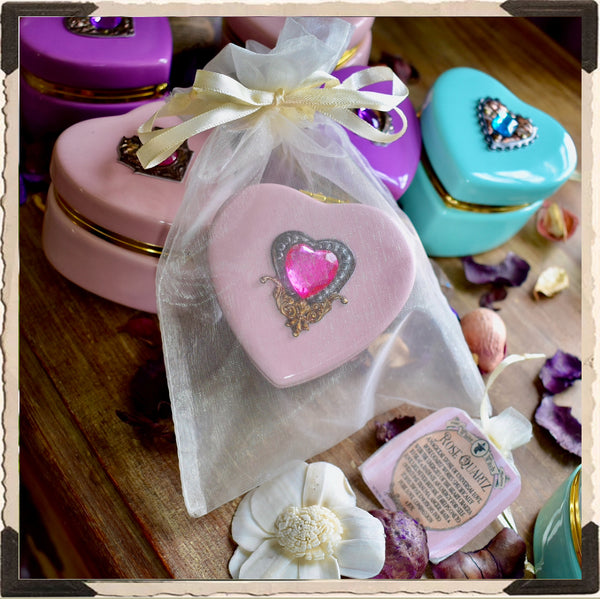 HEART TRINKET JEWELRY BOX. Witches Crystals & Potions Keepsake Box. White Witch Parlour