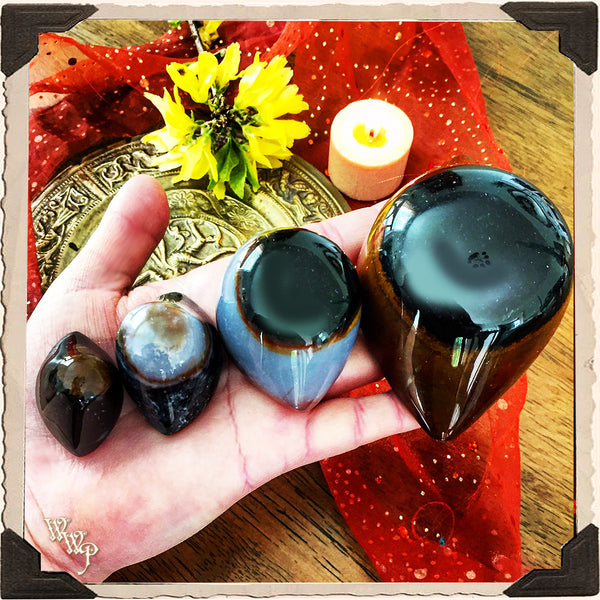 SHIVA'S EYE AGATE. Third Eye Carved Crystal. For Spiritual Protection, Rebirth, Awakening. White Witch Parlour