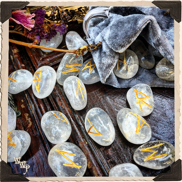 QUARTZ CRYSTAL MAGICK RUNE SET. For Divination & Fortune Telling White Witch Parlour