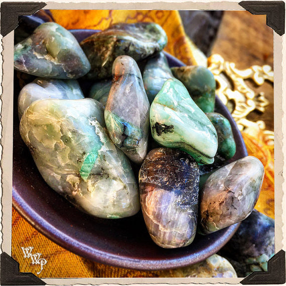 EMERALD TUMBLED CRYSTAL. For Heart Chakra Healing, Wealth & Good Fortune.