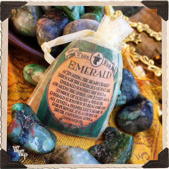 EMERALD TUMBLED CRYSTAL. For Heart Chakra Healing, Wealth & Good Fortune.