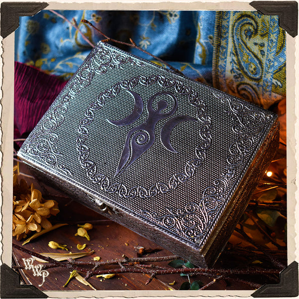 SILVER GODDESS MOON KEEPSAKE BOX. Witches Crystals, Tarot & Potions Keepsake Box.