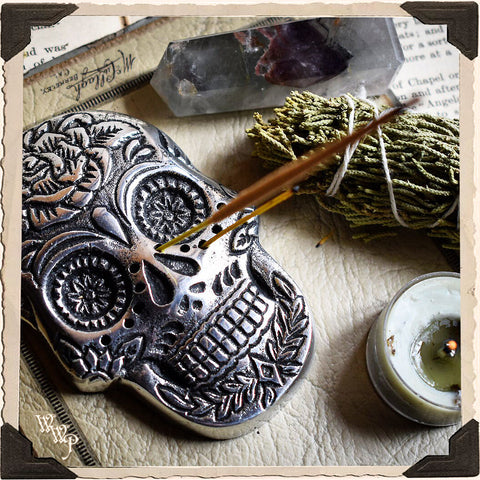skull_incense_holder_1_large.
